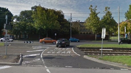 Dandenong Rd crossing